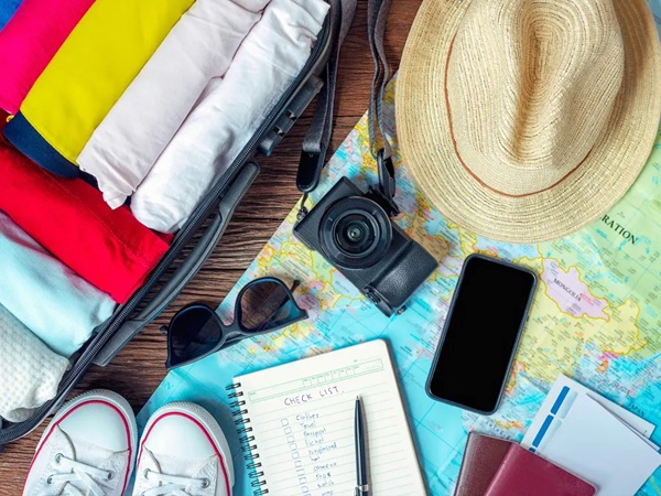 8 Essentials Every International Traveler Should Pack
